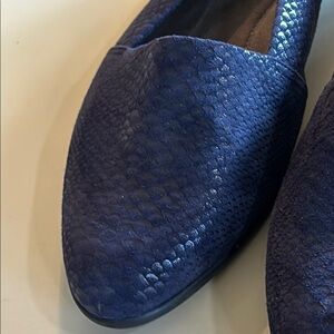 AEROSOLES Blue Textured Flats for Versatile Comfort